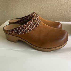 DANSKO Bev Burnished Nubuck Leather Tan Cozy Mule Shoes size 39